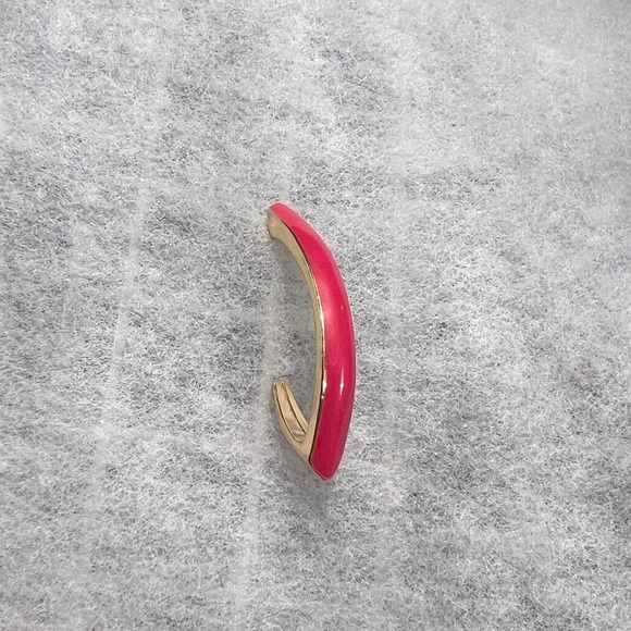 Single Unmarried Vintage Trifari Pink Enamel Geometric 80s Earring 2”L Pierced - Picture 5 of 7